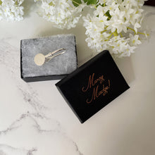 Cargar imagen en el visor de la galería, Vintage English Silver Napkin Hook/Clip For Tie. Gents Engraved 'A' Sterling Napkin Holder. Formal Accessory, Wedding Groom Gift For Him