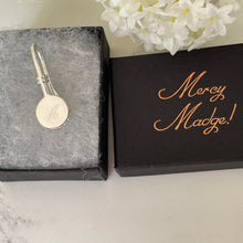 Cargar imagen en el visor de la galería, Vintage English Silver Napkin Hook/Clip For Tie. Gents Engraved 'A' Sterling Napkin Holder. Formal Accessory, Wedding Groom Gift For Him