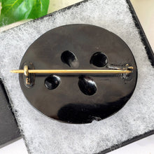 Carica l'immagine nel visualizzatore di Gallery, Antique Victorian Carved Whitby Jet Brooch. Huge Victorian Gothic Black Jet Statement Brooch, c1840. Victorian Mourning Jewellery