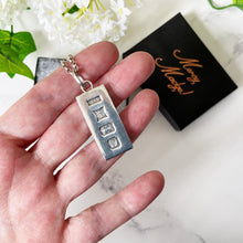 Cargar imagen en el visor de la galería, Vintage 1970s Silver Ingot Pendant With 47cm Chain. Retro English Hallmarked Sterling Silver Bullion Bar & Belcher Chain Necklace