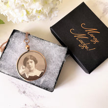 Cargar imagen en el visor de la galería, Antique Edwardian 9ct Rose Gold Picture Locket. Two Sided Rolled Gold Glass Locket With Original Photographs. Rose Gold Locket & Chain