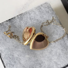 Cargar imagen en el visor de la galería, Vintage 9ct Rolled Gold Heart Locket & Original Chain. Art Deco Revival Engraved Sunburst Locket, Gold Chain. Love Heart Locket Necklace