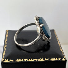 Charger l'image dans la galerie, Antique Art Deco Lapis Lazuli Ring. 935 Silver & Marcasite Blue Gemstone Ring, Germany. Art Deco Flower Ring Size UK Q/US 8/EU 56-1/2