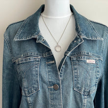 Cargar imagen en el visor de la galería, Antique Edwardian Silver Coin Pendant & Chain. King George V Threepenny Coin Necklace, Dated 1919. Vintage Sterling Silver Coin Jewelry