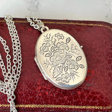 Charger l'image dans la galerie, Vintage Sterling Silver Rose Engraved Locket & Chain. Antique Victorian Style Sweetheart Locket. Oval 2-Photo Locket Necklace, Germany