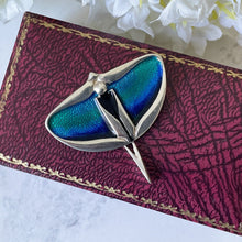 Cargar imagen en el visor de la galería, Vintage Silver & Enamel Art Nouveau Moth Brooch. Pat Cheney Scottish Arts and Crafts Brooch. Sterling Silver Stylised Figural Brooch.
