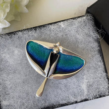 Cargar imagen en el visor de la galería, Vintage Silver & Enamel Art Nouveau Moth Brooch. Pat Cheney Scottish Arts and Crafts Brooch. Sterling Silver Stylised Figural Brooch.
