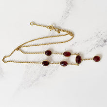 Cargar imagen en el visor de la galería, Vintage 1930s 18ct Gold Bohemian Garnet Necklace. Antique Art Deco Red Gemstone Pendant Drop Necklace. Gem Set Y Necklace, Princess Length