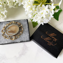 Charger l'image dans la galerie, Antique Georgian 9ct Gold Mourning Brooch With Hair Compartment. 2 Sided Locket Brooch, Hair Curl & Weave. Georgian Mourning Jewellery