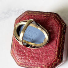 Cargar imagen en el visor de la galería, Vintage 18ct Gold Cameo Ring. Blue & White Wedgwood Jasperware Rolled Gold Neoclassical Ring. Art Nouveau Revival Silver Gilt Cameo Ring