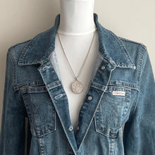 Cargar imagen en el visor de la galería, Antique Victorian Silver Sweetheart Locket and Chain. Hearts, Rose & Ivy Engraved Large Oval Locket. English Sterling Silver Locket Necklace