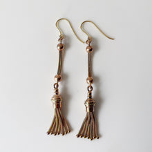 Charger l'image dans la galerie, Antique Victorian 15ct Gold Tassel Earrings. Etruscan Revival Long Pendant Drop Earrings. Antique Tri-Colour Gold Foxtail Tassel Earrings