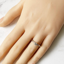 Cargar imagen en el visor de la galería, Vintage 14ct White Gold & Diamond Solitaire Ring. 1/4 Carat Diamond Engagement Ring, High 4-Claw Setting. Tall Profile Floating Diamond Ring