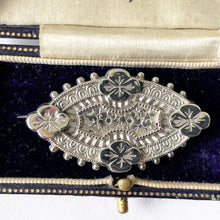 Cargar imagen en el visor de la galería, Antique Victorian Silver Sweetheart Brooch. Engraved Sterling Silver Shamrock Brooch. Lapel Pin, Alternative Antique Stock, Cravat, Tie Pin