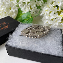 Cargar imagen en el visor de la galería, Antique Victorian Silver Sweetheart Brooch. Engraved Sterling Silver Shamrock Brooch. Lapel Pin, Alternative Antique Stock, Cravat, Tie Pin