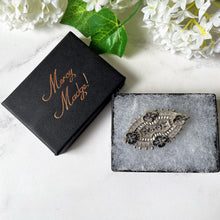 Cargar imagen en el visor de la galería, Antique Victorian Silver Sweetheart Brooch. Engraved Sterling Silver Shamrock Brooch. Lapel Pin, Alternative Antique Stock, Cravat, Tie Pin