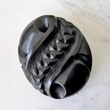 Carica l'immagine nel visualizzatore di Gallery, Antique Victorian Carved Whitby Jet Brooch. Huge Victorian Gothic Black Jet Statement Brooch, c1840. Victorian Mourning Jewellery