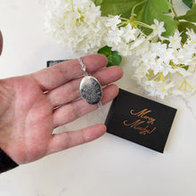 Charger l'image dans la galerie, Vintage Sterling Silver Rose Engraved Locket & Chain. Antique Victorian Style Sweetheart Locket. Oval 2-Photo Locket Necklace, Germany