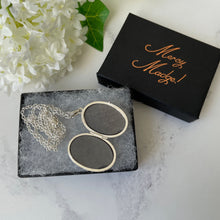 Charger l'image dans la galerie, Vintage Sterling Silver Rose Engraved Locket & Chain. Antique Victorian Style Sweetheart Locket. Oval 2-Photo Locket Necklace, Germany