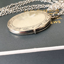 Charger l'image dans la galerie, Vintage Edwardian Style Sterling Silver Locket & Chain. Elongated Oval 2-Photo Locket, Engraved Border. Large Silver Locket Necklace