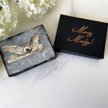 Cargar imagen en el visor de la galería, Vintage Scottish Silver Brooch, Snowy Owl Nesting On Fetlar, Shetland. Sterling Silver Figural Bird Brooch, Edinburgh 1967 Hallmarks.