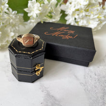Charger l'image dans la galerie, Antique 9ct Gold Signet Ring. Edwardian/Victorian Gold Fronted Silver Ring. Antique Pinky/Childs/Small Finger Ring With Ring Box
