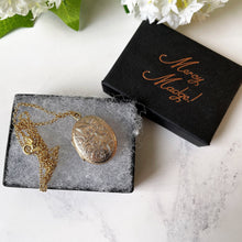 Cargar imagen en el visor de la galería, Antique Gold Gilt Locket With Victorian Photographs. Engraved 2-Sided Oval Locket With Chain. Antique Puffy Photo Locket Necklace