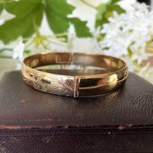 Cargar imagen en el visor de la galería, Vintage 12ct Rolled Gold Bracelet, Harrods Of London. Edwardian Style Excalibur Gold Bracelet. Engraved Fern Flourish Hinged Narrow Bangle.
