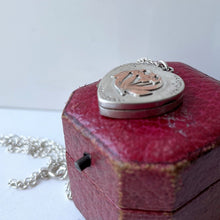 Cargar imagen en el visor de la galería, Antique Edwardian Silver & Gold Heart Locket. English Art Nouveau Snowdrop Locket, Engraved Christmas 1913. Sweetheart Locket With Chain