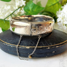 Cargar imagen en el visor de la galería, Vintage Victorian Style Silver Bracelet, Engraved Ferns. English Sterling Silver Hinged Bangle. Sweetheart Bracelet, Hallmarked 1962