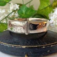 Cargar imagen en el visor de la galería, Vintage Victorian Style Silver Bracelet, Engraved Ferns. English Sterling Silver Hinged Bangle. Sweetheart Bracelet, Hallmarked 1962
