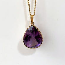 Cargar imagen en el visor de la galería, Vintage 9ct Gold, Huge Pear Cut Amethyst Pendant & Curb Chain Necklace. 35 Carat Amethyst Solitaire Pendant. 1970s Cocktail Jewelry