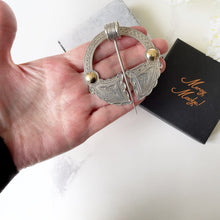 Cargar imagen en el visor de la galería, Massive Dublin Silver Rare Penannular Pin, John Morton, 1957. Vintage Irish Silver & 9ct Gold Engraved Shield Tartan/Plaid/Cloak Brooch