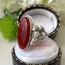 Cargar imagen en el visor de la galería, Antique Arts & Crafts Silver Carnelian Ring. Art Nouveau Sterling Silver Grapevine Ring, Size UK/O, US /7. Edwardian Carnelian Cabochon Ring