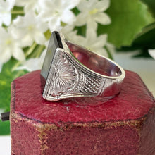 Charger l'image dans la galerie, Antique Edwardian Silver & Onyx Signet Ring. Floral Engraved 975 Silver Art Nouveau Ring. Large Chunky Middle/Pinky/Unisex Statement Ring