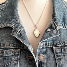 Cargar imagen en el visor de la galería, Vintage Silver Edwardian Style Engraved Locket. Sterling Silver Marquise Locket & Chain. Tall 2-Photo Locket On Curb Chain.
