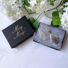 Cargar imagen en el visor de la galería, Vintage Silver Edwardian Style Engraved Locket. Sterling Silver Marquise Locket & Chain. Tall 2-Photo Locket On Curb Chain.