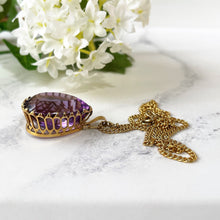 Cargar imagen en el visor de la galería, Vintage 9ct Gold, Huge Pear Cut Amethyst Pendant & Curb Chain Necklace. 35 Carat Amethyst Solitaire Pendant. 1970s Cocktail Jewelry