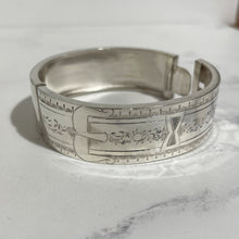 Cargar imagen en el visor de la galería, Antique Victorian Sterling Silver Bracelet. Hand Engraved Silver Belt Buckle Bracelet. Wide Hinged Bangle Bracelet. Antique Jewelry Gifts