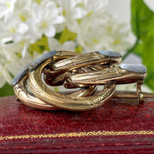 Cargar imagen en el visor de la galería, Antique Scottish Banded Agate Brooch. Victorian Lovers Gordian Knot Gold Silver Gilt Brooch. Engraved Celtic Ring Brooch. Sweetheart Jewelry