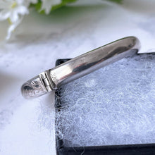 Cargar imagen en el visor de la galería, Vintage English Silver Bangle Bracelet, Hallmarked 1965. Floral Engraved Petite/Girls Silver Bracelet. Narrow Sterling Silver Hinged Bangle