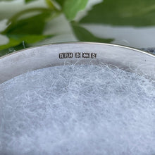 Cargar imagen en el visor de la galería, Vintage English Silver Bangle Bracelet, Hallmarked 1965. Floral Engraved Petite/Girls Silver Bracelet. Narrow Sterling Silver Hinged Bangle