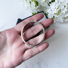 Cargar imagen en el visor de la galería, Vintage English Silver Bangle Bracelet, Hallmarked 1965. Floral Engraved Petite/Girls Silver Bracelet. Narrow Sterling Silver Hinged Bangle