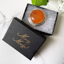 Cargar imagen en el visor de la galería, Antique Victorian Scottish Carnelian Brooch. Floral Engraved Sterling Silver Celtic Disc Brooch. Antique Victorian Scottish Pebble Jewellery
