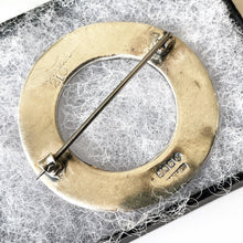 Cargar imagen en el visor de la galería, Vintage Sterling Silver Celtic Ring Brooch. Scottish Silver Celtic Knot Annular Brooch. Circle Plaid Pin, Henderson & Horner, Glasgow 1953.