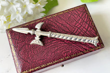 Charger l'image dans la galerie, Vintage Scottish Silver Pole Axe Brooch, Robert Allison Edinburgh 1965