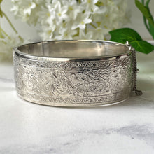 Cargar imagen en el visor de la galería, Vintage English Sterling Silver Floral Engraved Bracelet. Victorian Style Wide Hinged Bangle, Hallmarked 1958. Silver Sweetheart Bracelet
