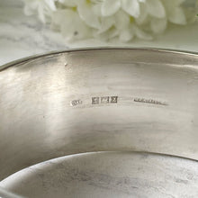 Cargar imagen en el visor de la galería, Vintage English Sterling Silver Floral Engraved Bracelet. Victorian Style Wide Hinged Bangle, Hallmarked 1958. Silver Sweetheart Bracelet