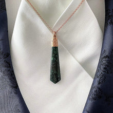 Carica l'immagine nel visualizzatore di Gallery, Antique Victorian Rose Gold Malachite Fob Pendant. Engraved Silver Gilt Torpedo Drop Pendant & Chain. Kite/Tie Shaped Scottish Agate Fob.