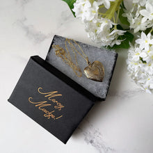 Cargar imagen en el visor de la galería, Vintage Solid 14ct Gold Love Heart Locket. Floral Engraved 2-Photo Locket & Chain. Yellow Gold Sweetheart Locket, Romantic Jewelry Gift